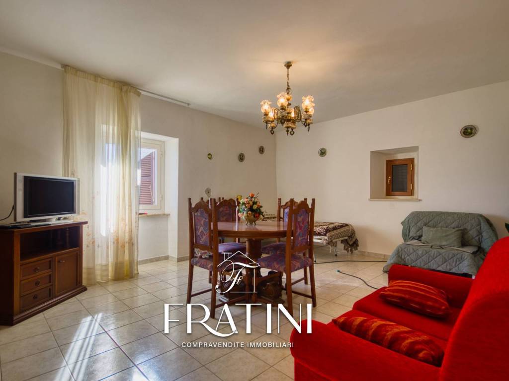 casa indipendente in vendita a Civitella del Tronto