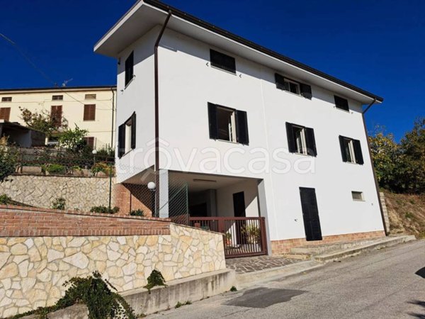 casa indipendente in vendita a Civitella del Tronto