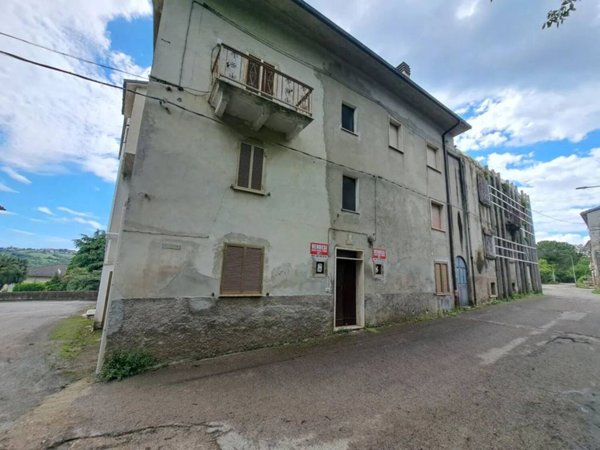 casa indipendente in vendita a Civitella del Tronto