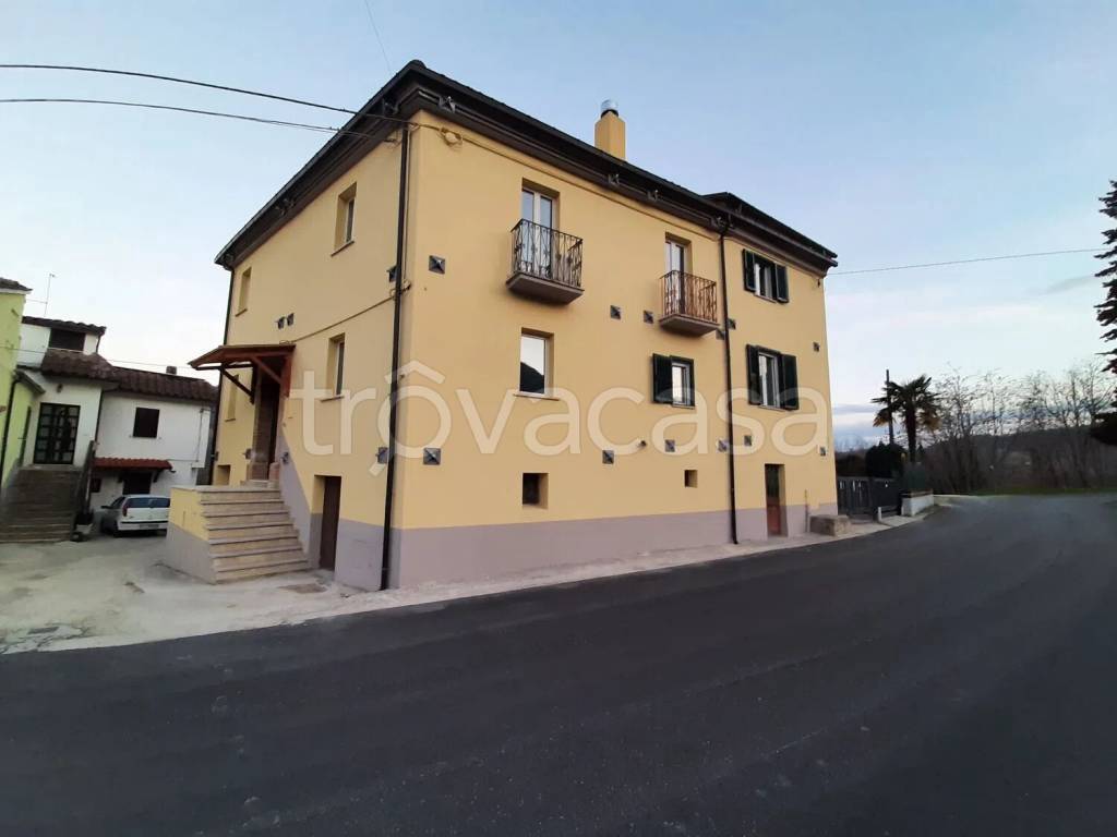 casa indipendente in vendita a Civitella del Tronto
