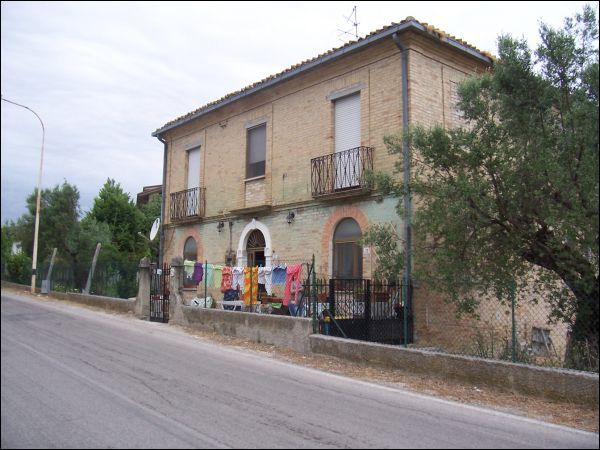 casa indipendente in vendita a Civitella del Tronto