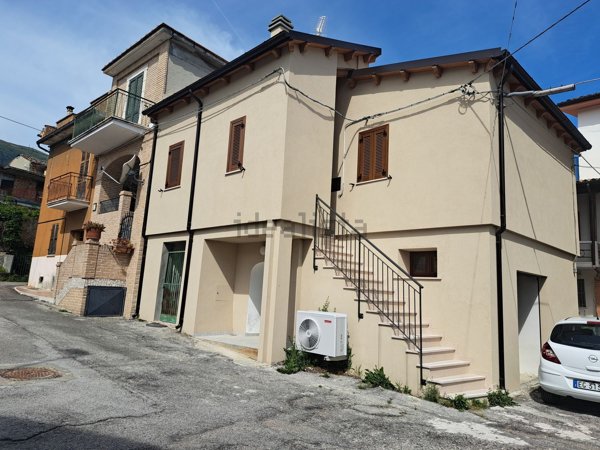 casa indipendente in vendita a Civitella del Tronto