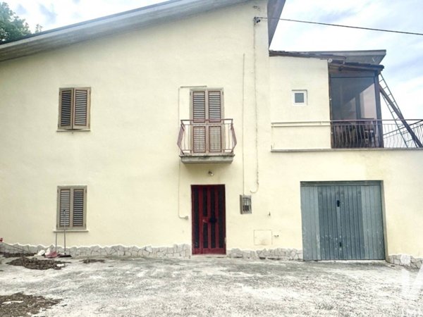 casa indipendente in vendita a Civitella del Tronto
