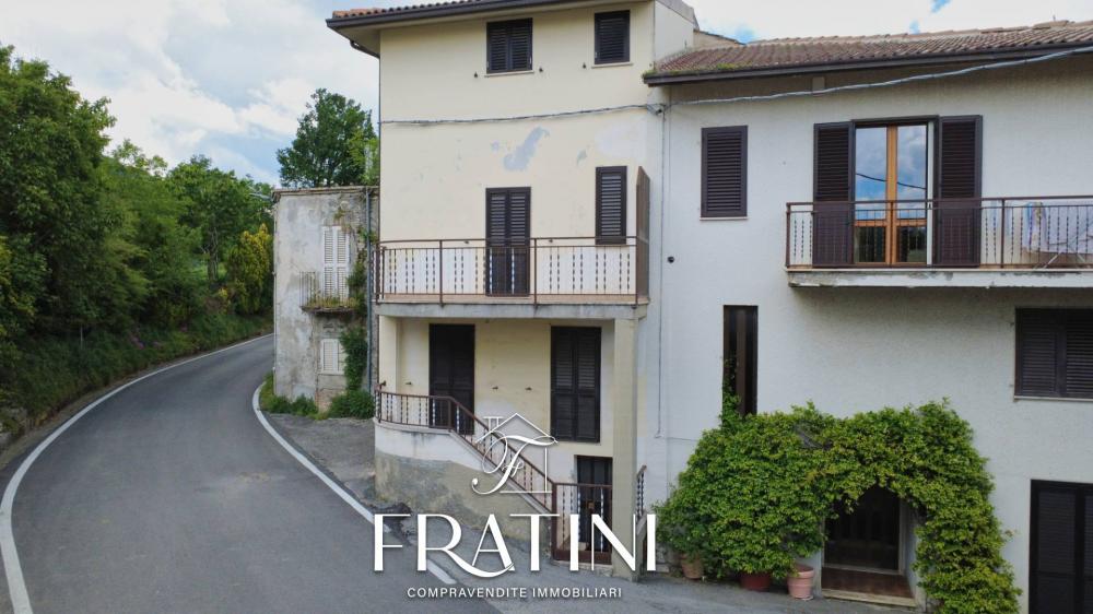 casa indipendente in vendita a Civitella del Tronto