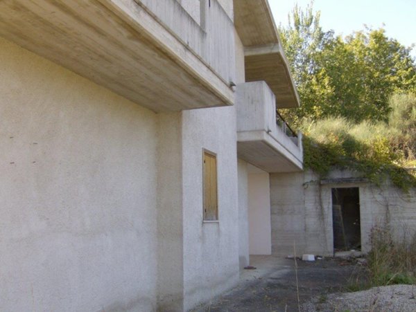 casa indipendente in vendita a Civitella del Tronto