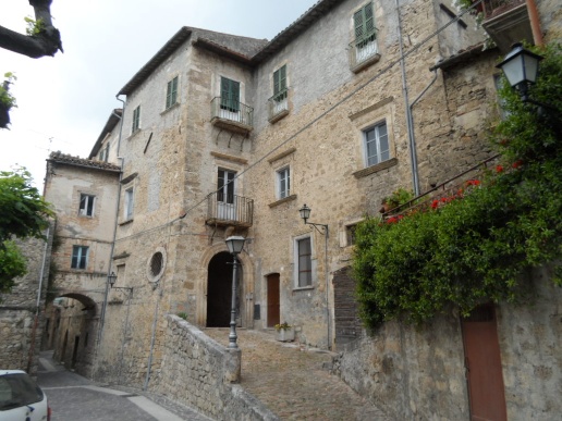 appartamento in vendita a Civitella del Tronto