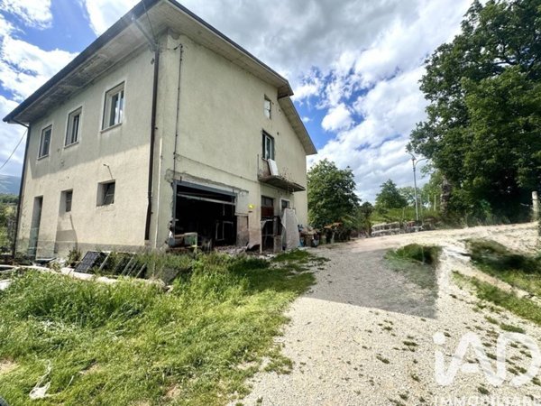 casa indipendente in vendita a Civitella del Tronto