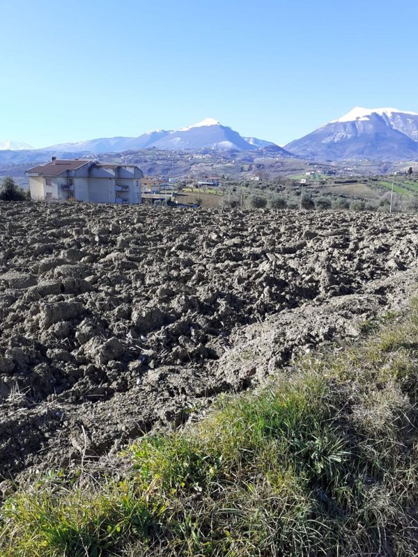 terreno in vendita a Civitella del Tronto