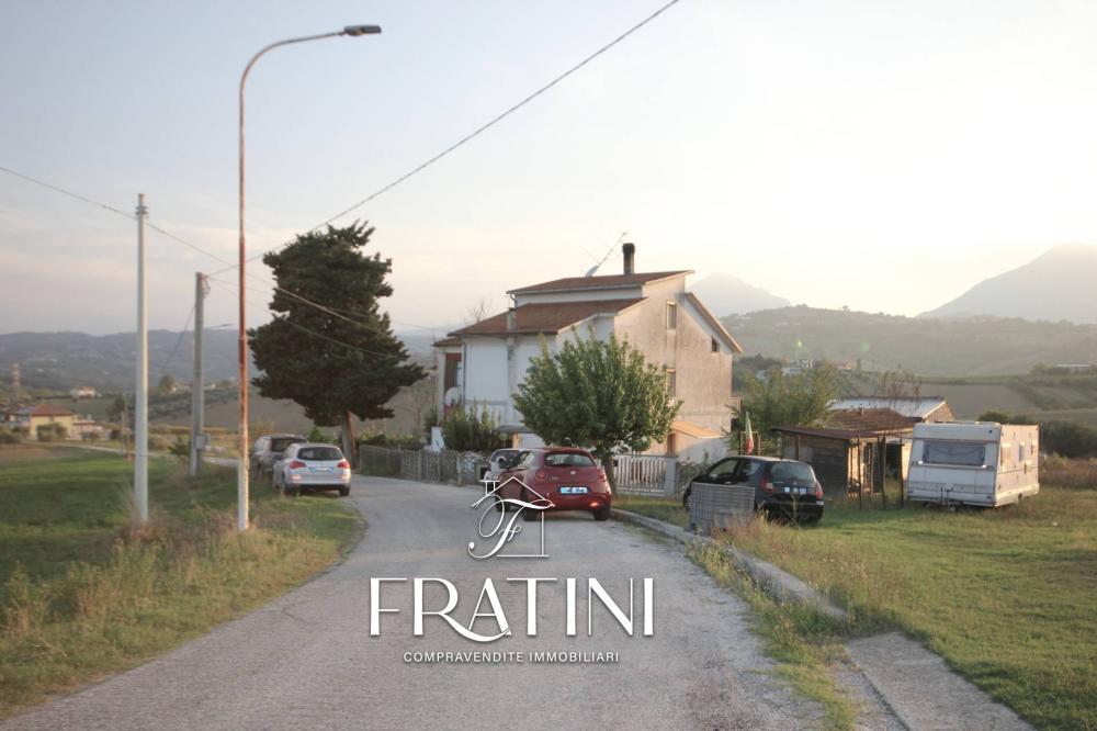 casa indipendente in vendita a Civitella del Tronto