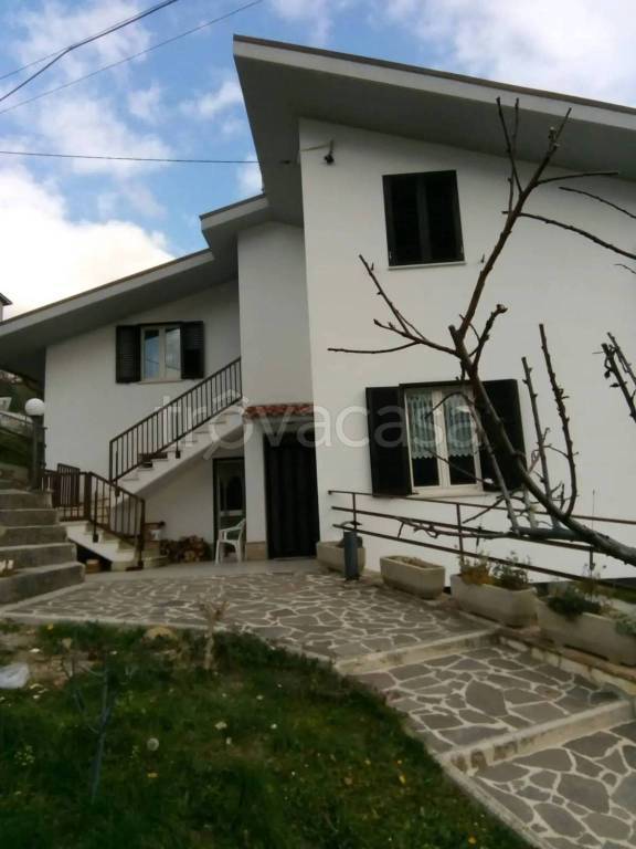 casa indipendente in vendita a Civitella del Tronto