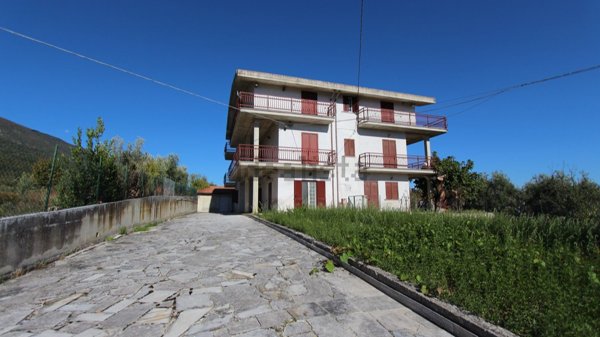casa indipendente in vendita a Civitella del Tronto