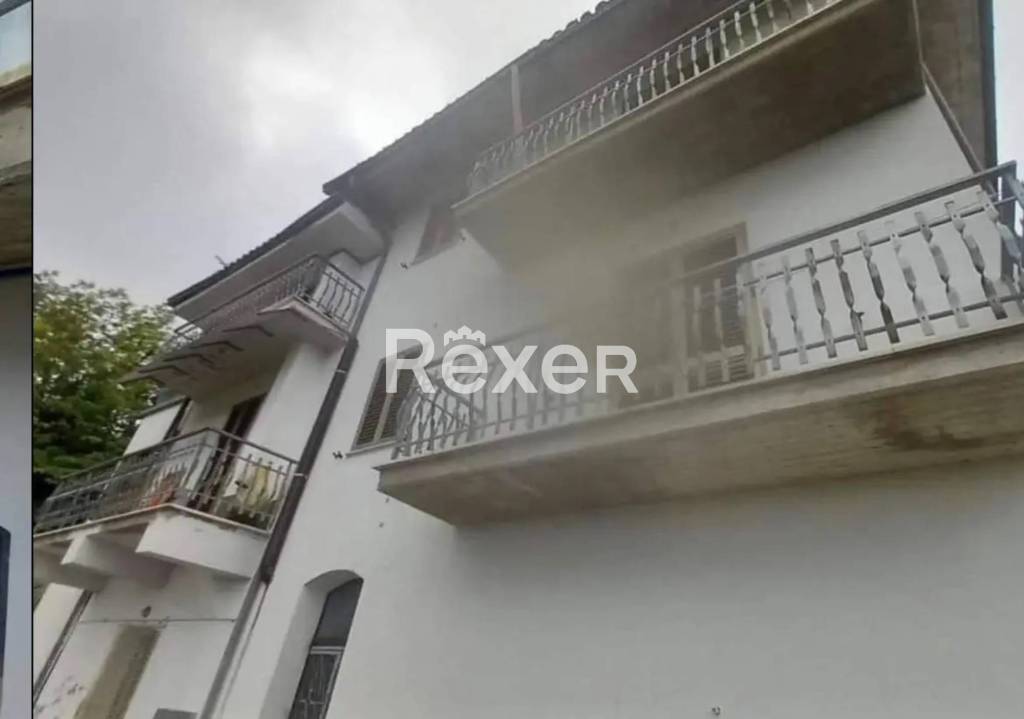 casa indipendente in vendita a Civitella del Tronto