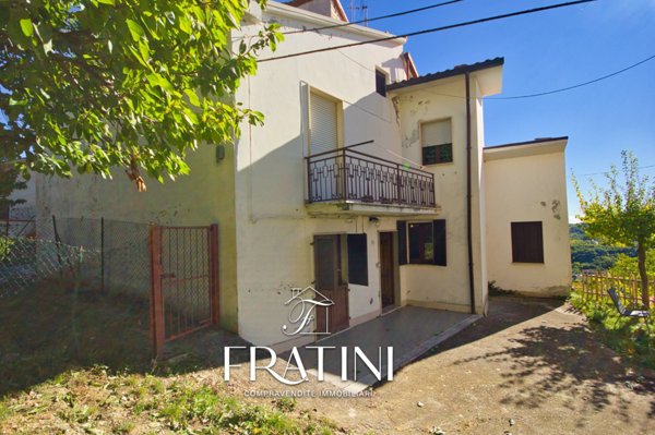casa indipendente in vendita a Civitella del Tronto