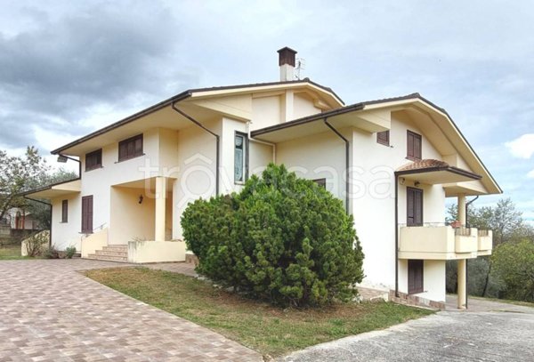 casa indipendente in vendita a Colledara in zona Vico