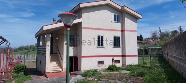 casa indipendente in vendita a Colledara in zona Ornano Grande