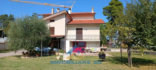 casa indipendente in vendita a Colledara in zona Vico