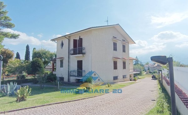 casa indipendente in vendita a Colledara in zona Vico