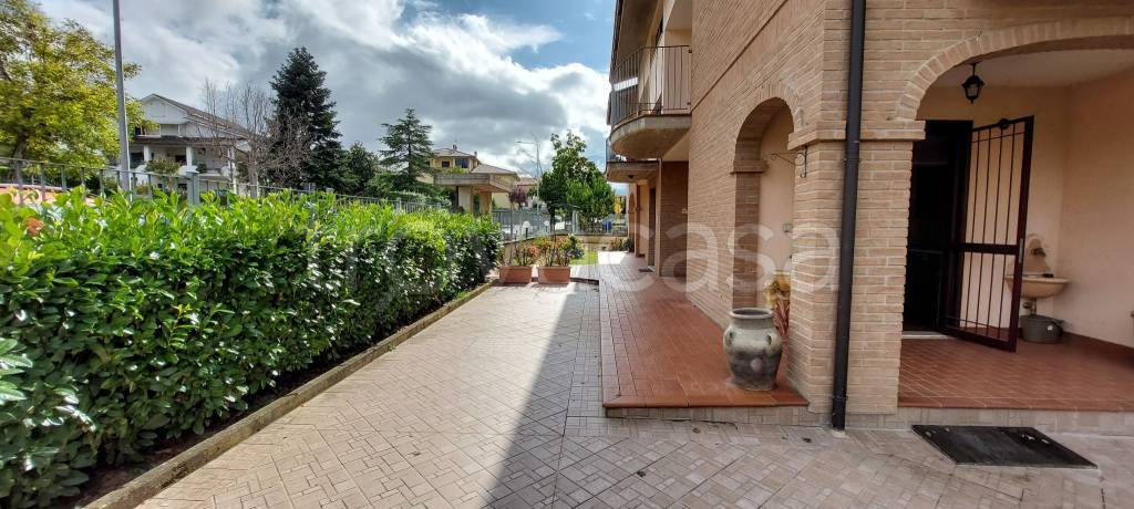 appartamento in vendita a Colledara in zona Vico