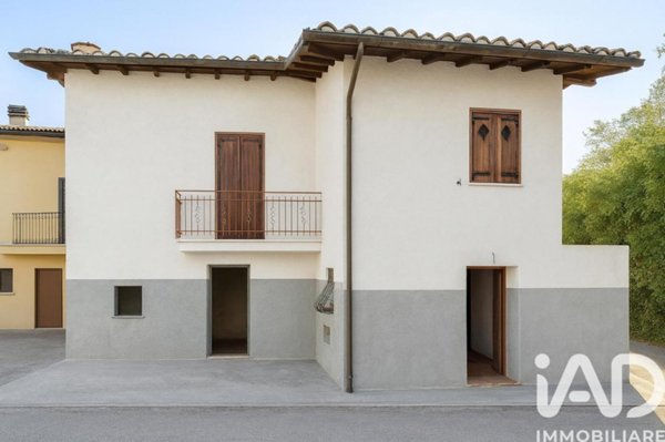 casa indipendente in vendita a Colledara