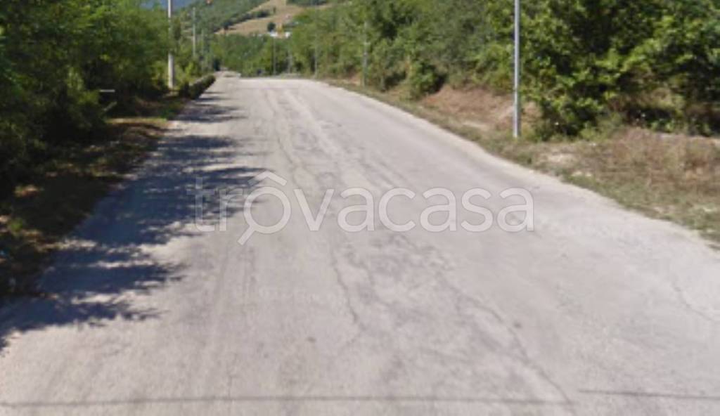 locale di sgombero in vendita a Colledara