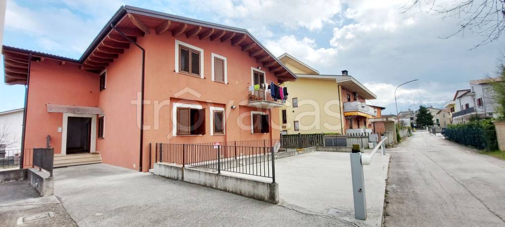 appartamento in vendita a Colledara in zona Vico