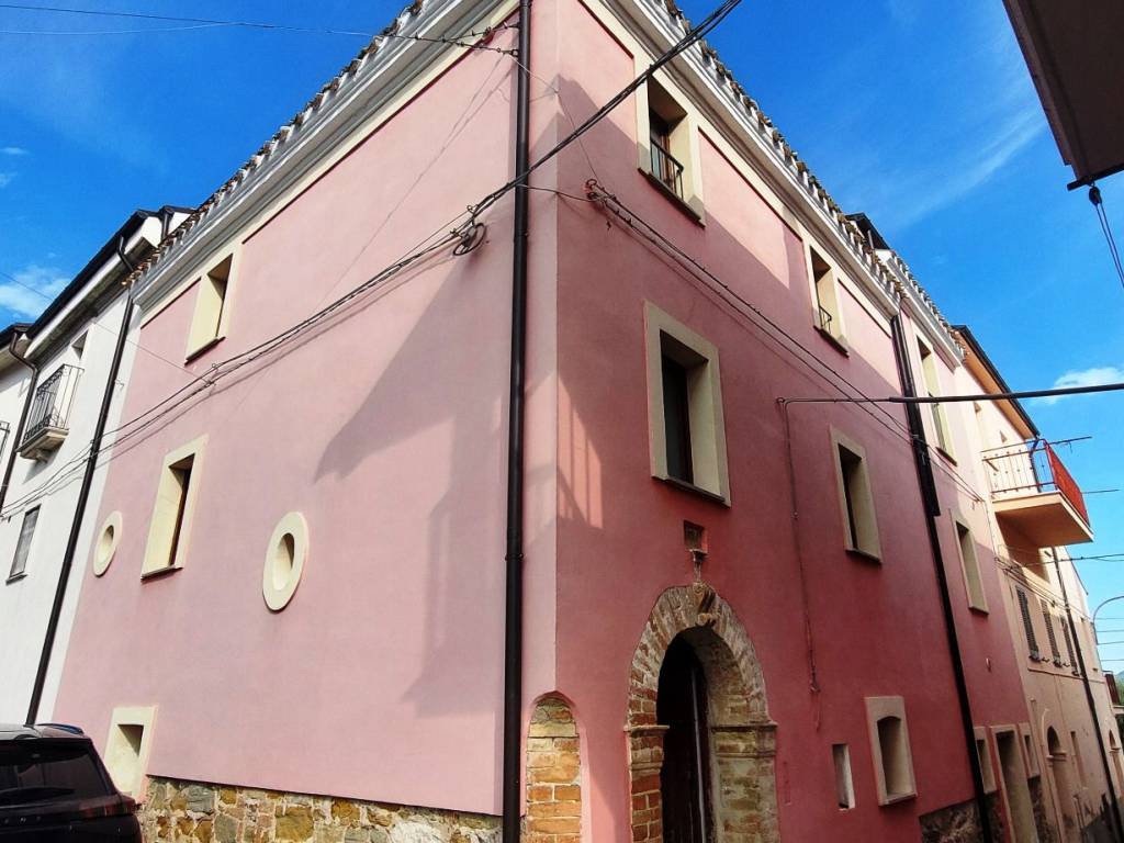 casa indipendente in vendita a Colledara