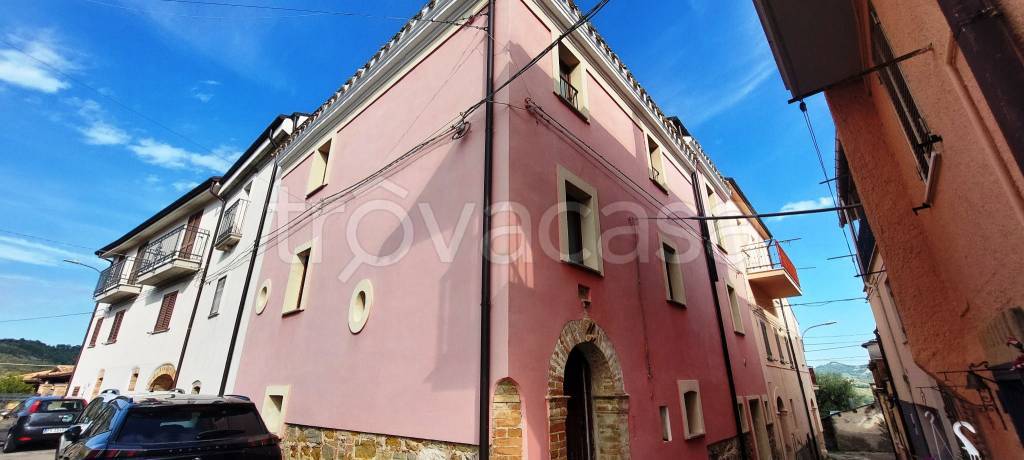 casa indipendente in vendita a Colledara