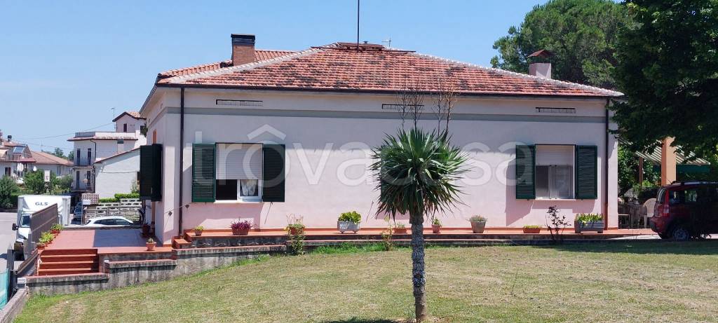 casa indipendente in vendita a Colledara in zona Vico