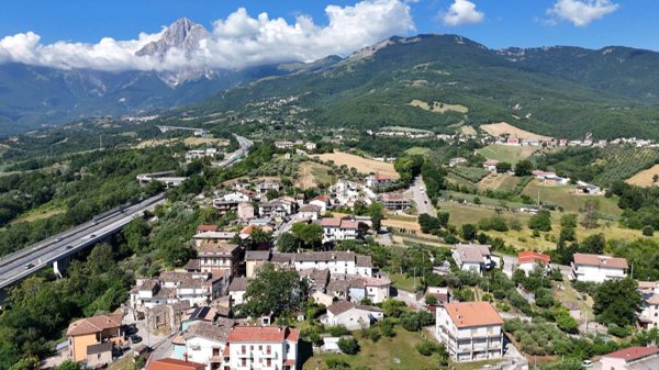 appartamento in vendita a Colledara in zona Vico