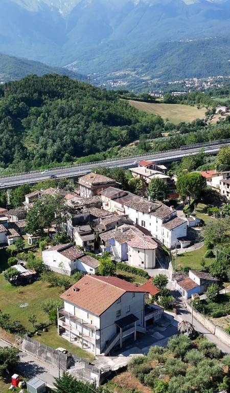 appartamento in vendita a Colledara in zona Vico