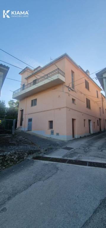 casa indipendente in vendita a Colledara