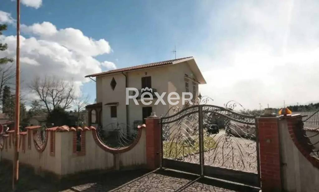 casa indipendente in vendita a Colledara in zona Vico