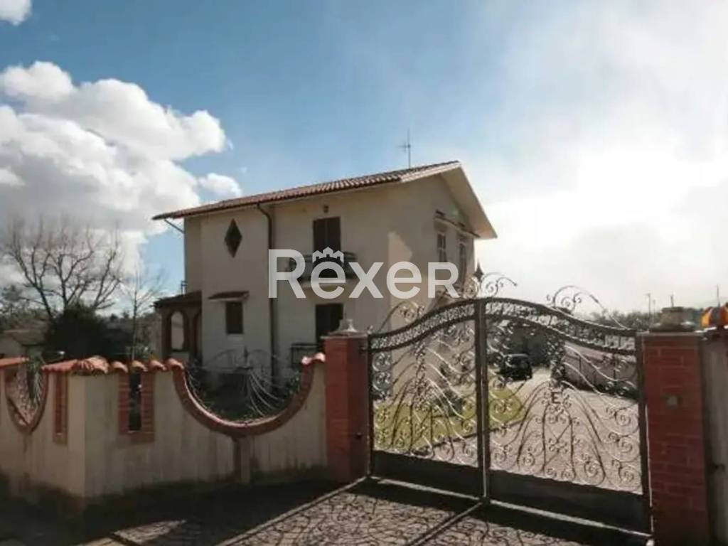 casa indipendente in vendita a Colledara in zona Vico