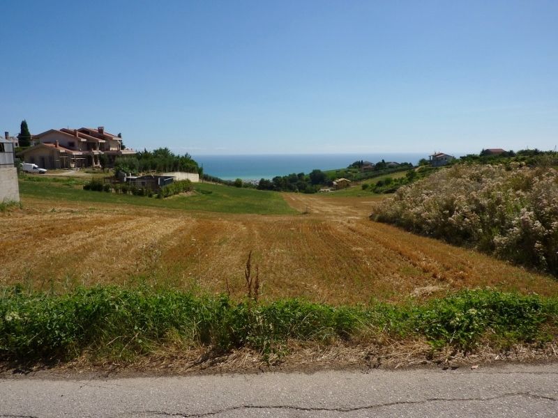 terreno edificabile in vendita a Colonnella in zona San Martino