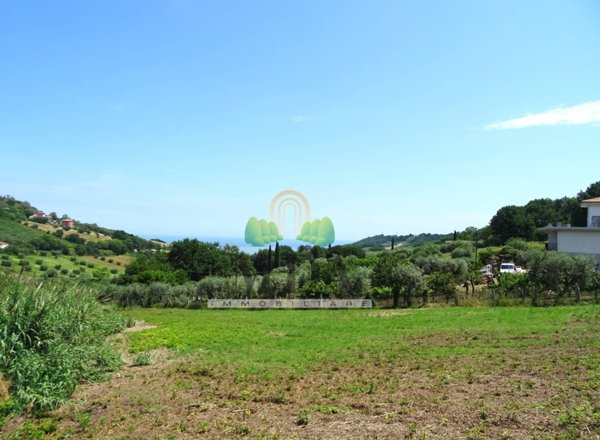 terreno edificabile in vendita a Colonnella in zona Civita
