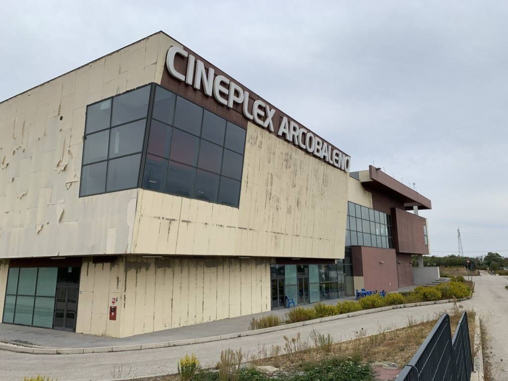 locale commerciale in vendita a Colonnella in zona Vibrata