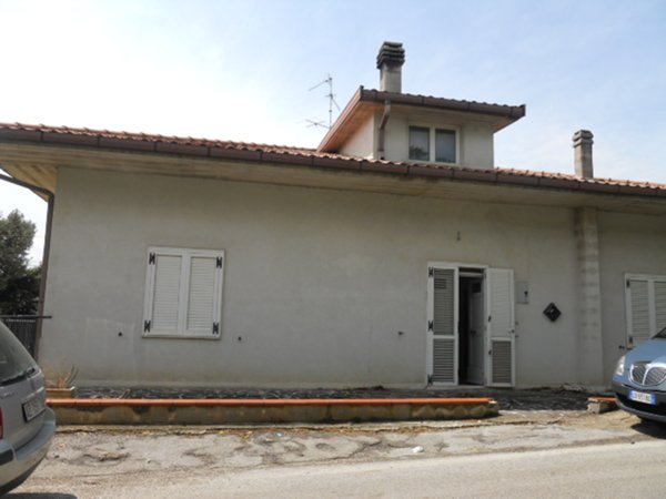 casa indipendente in vendita a Colonnella