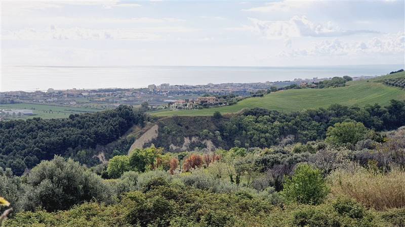 terreno edificabile in vendita a Colonnella