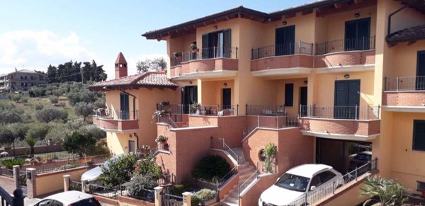 casa indipendente in vendita a Colonnella