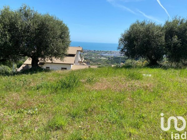 casa indipendente in vendita a Colonnella