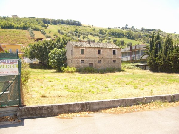 terreno edificabile in vendita a Colonnella