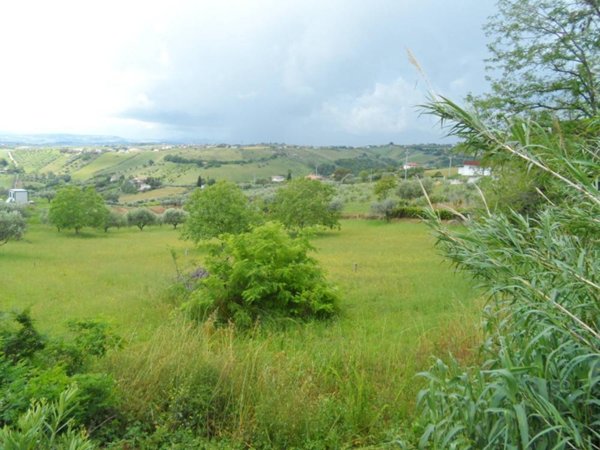 terreno edificabile in vendita a Colonnella