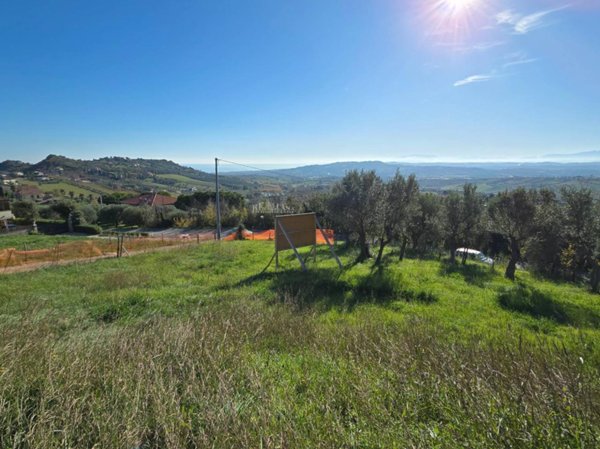 casa indipendente in vendita a Colonnella