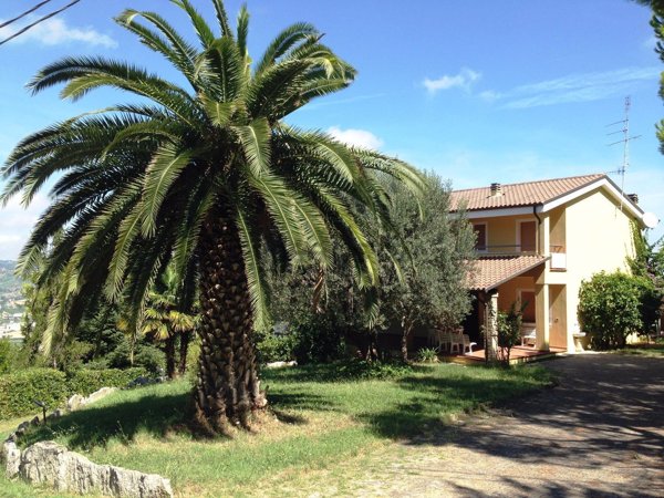 casa indipendente in vendita a Colonnella