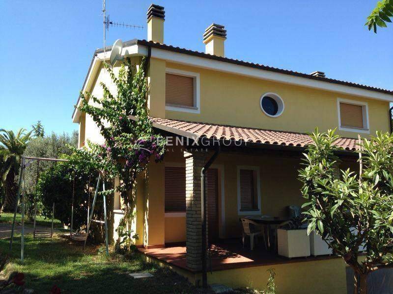 casa indipendente in vendita a Colonnella