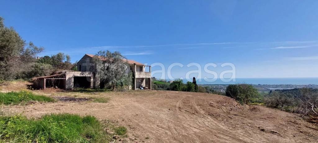 casa indipendente in vendita a Colonnella