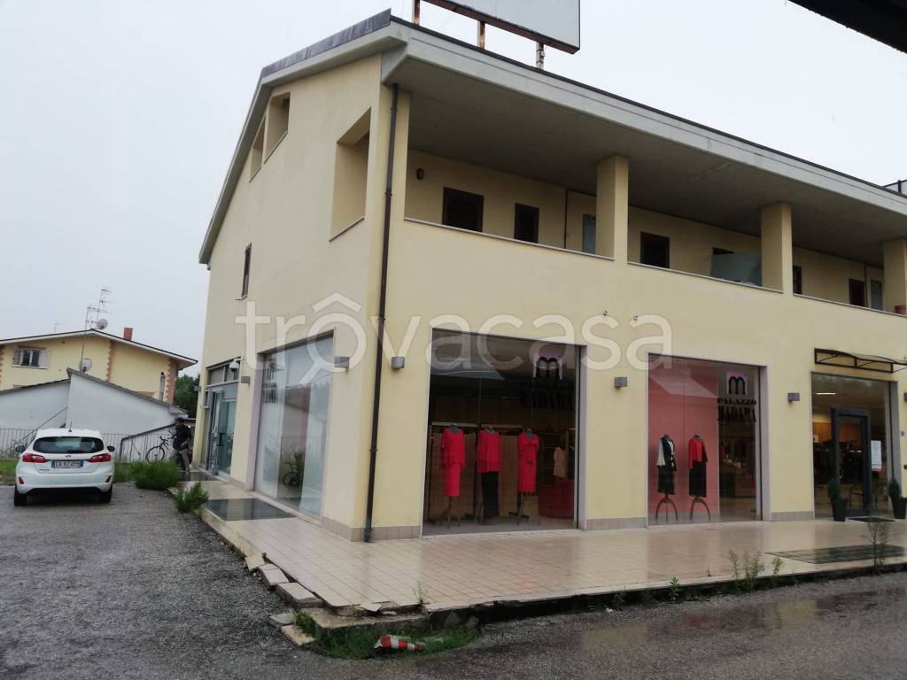 negozio in vendita a Colonnella