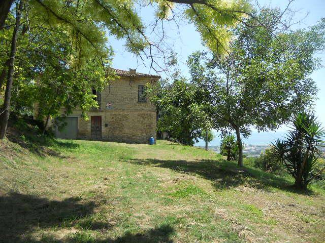 casa indipendente in vendita a Colonnella