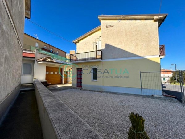 casa indipendente in vendita a Colonnella