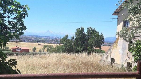 casa indipendente in vendita a Colonnella